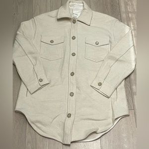 Aritzia Wilfred Free The Ganna Shirt Jacket in size L, bone, shacket
